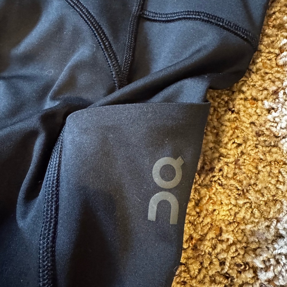 NEW On Running leggings - Black